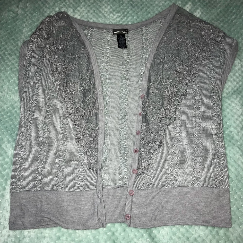 Women’s Short Sleeve Button Up Cardigan!